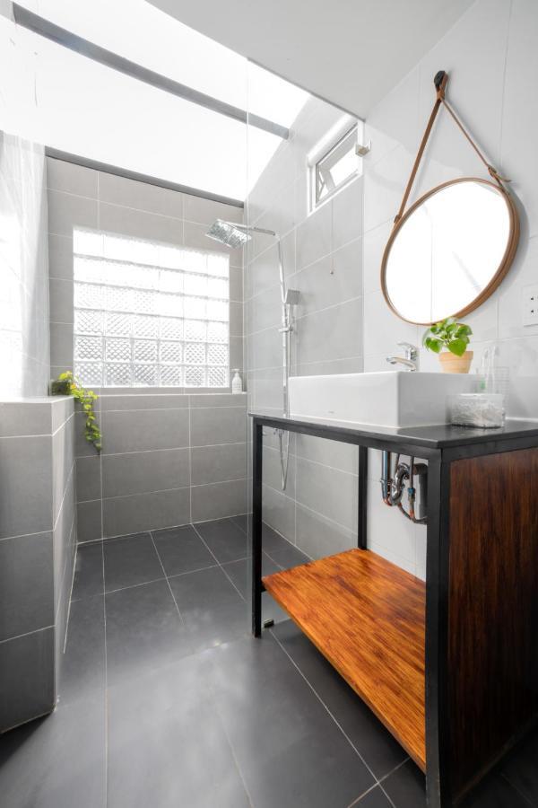 Circadian Industrial Loft In Heritage Building Apartment